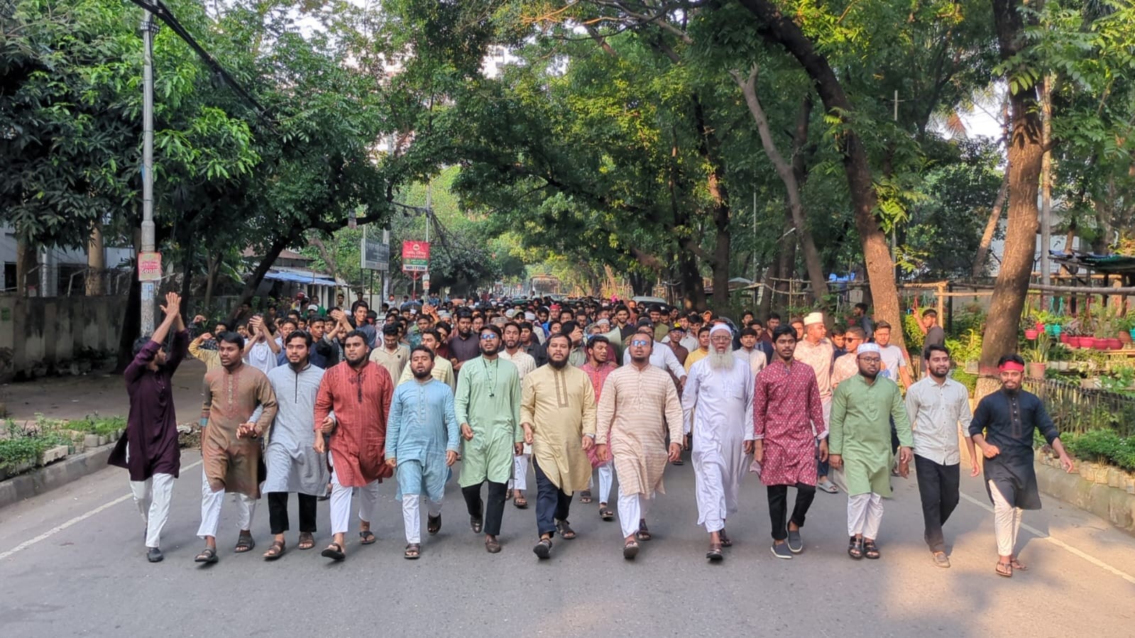 তা’মীরুল মিল্লাত কামিল মাদরাসা টঙ্গী’র শিক্ষার্থীদের যমুনায় আবস্থান